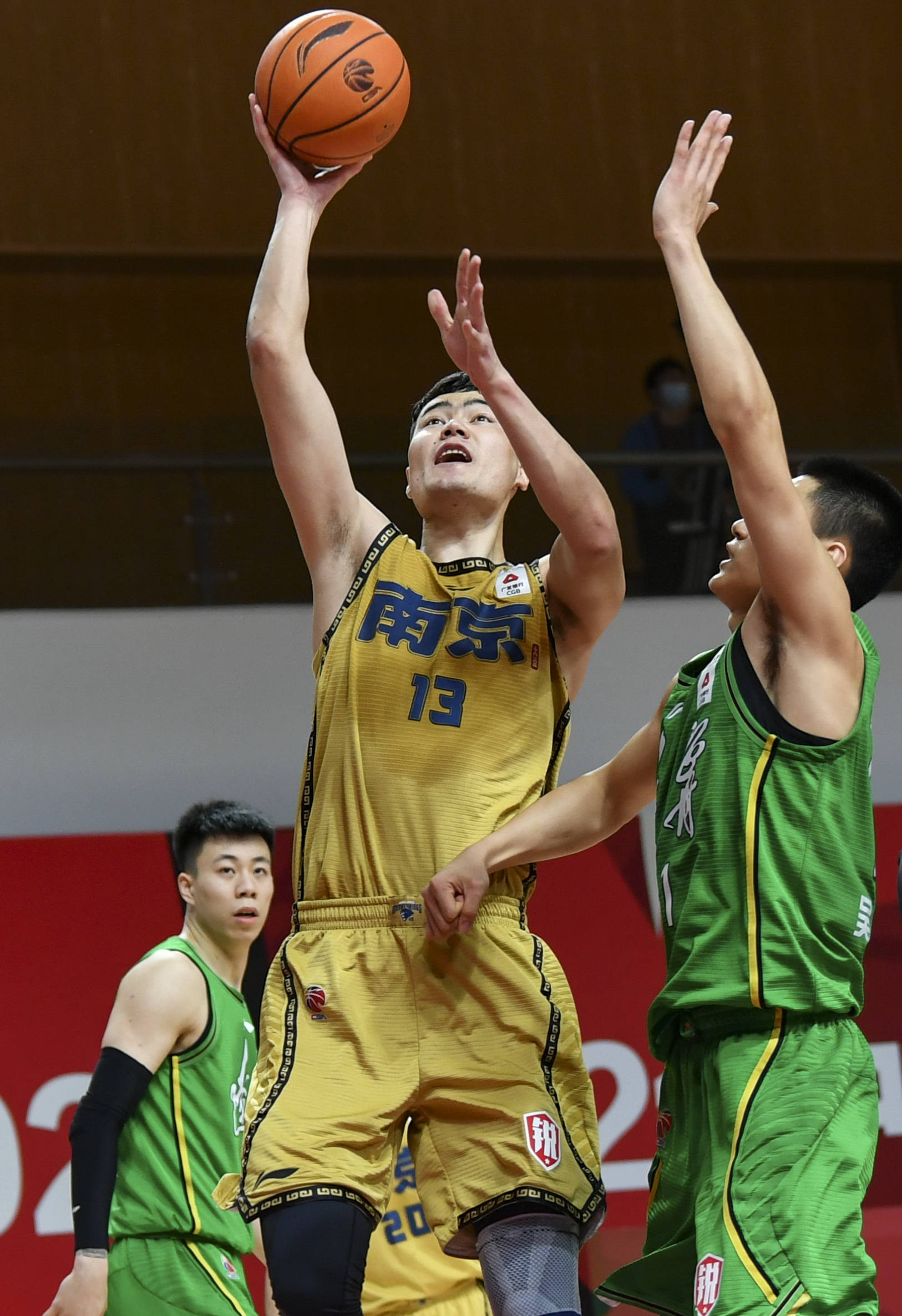 辽宁男篮保持不败战绩，积极备战下一场比赛