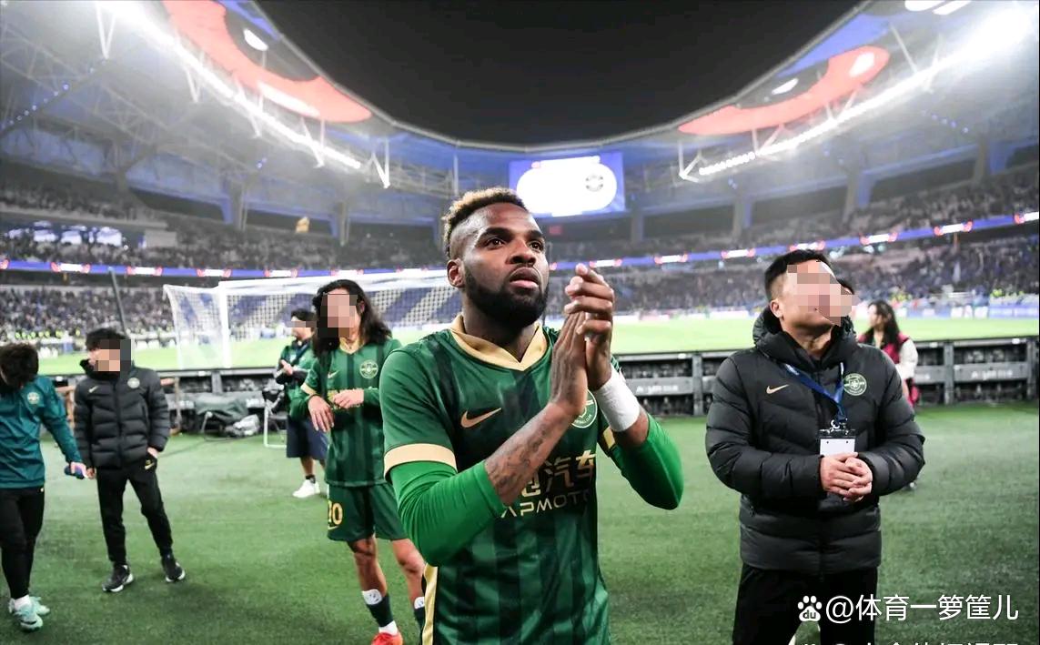 球场上空新星诞生必带来观众大赞叹