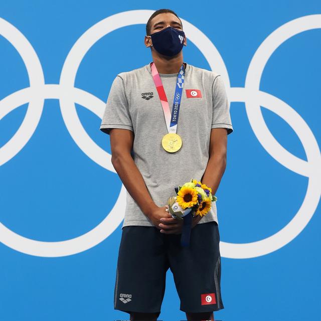 包含非洲射击高手耀眼夺金，赛场亮丽表现的词条