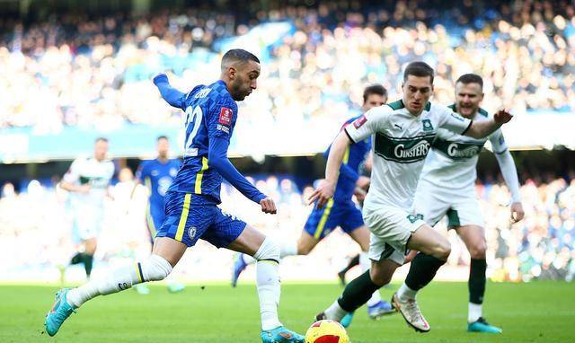 豪门球队硬碰硬，赛场上风起云涌