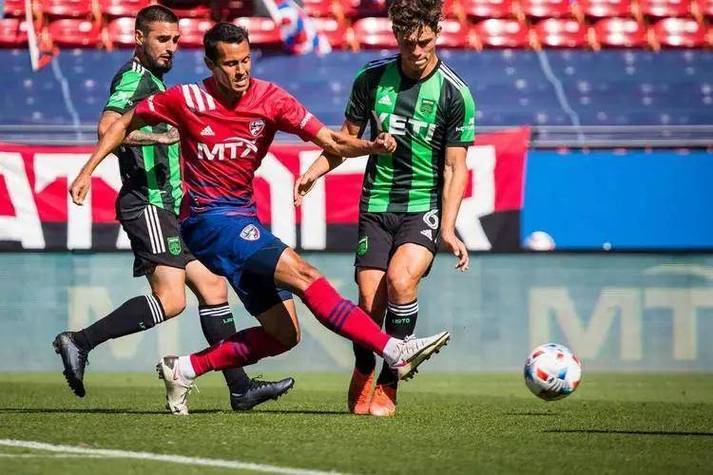 包含阿贾克斯再次逆袭，晋级前景一片大好的词条