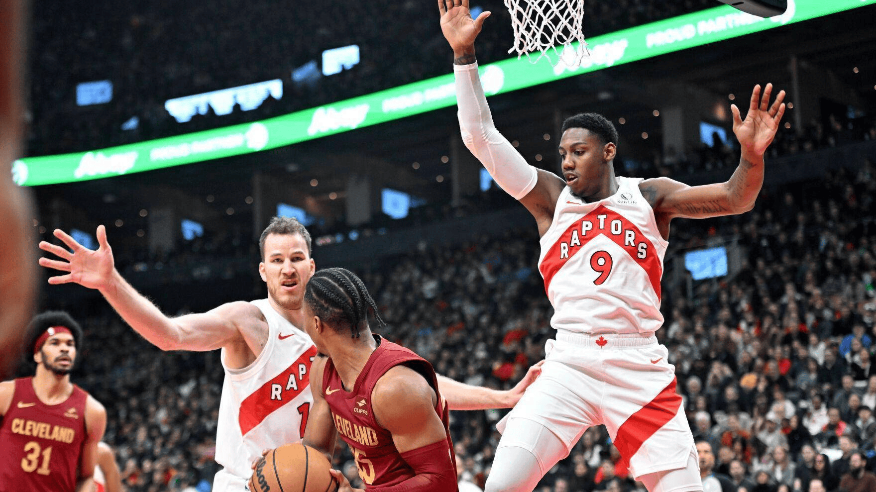 包含猛龙客场击败独行侠，赢得三连胜的词条