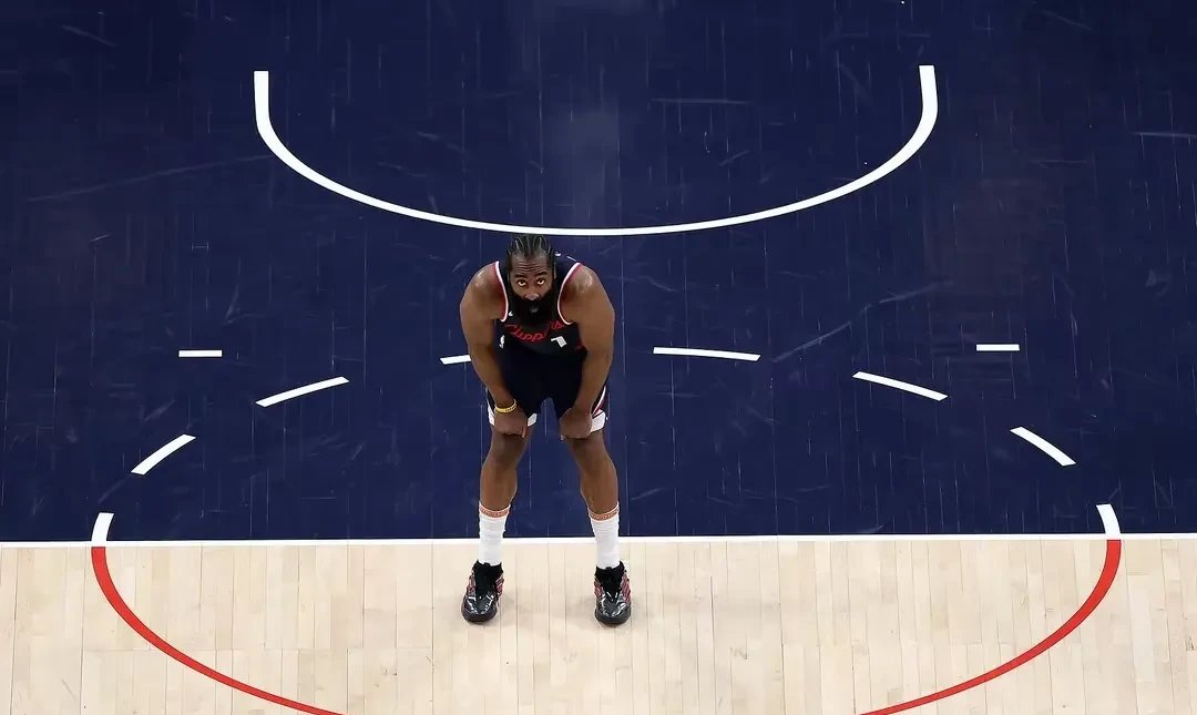 老鹰力克马刺，实现反弹