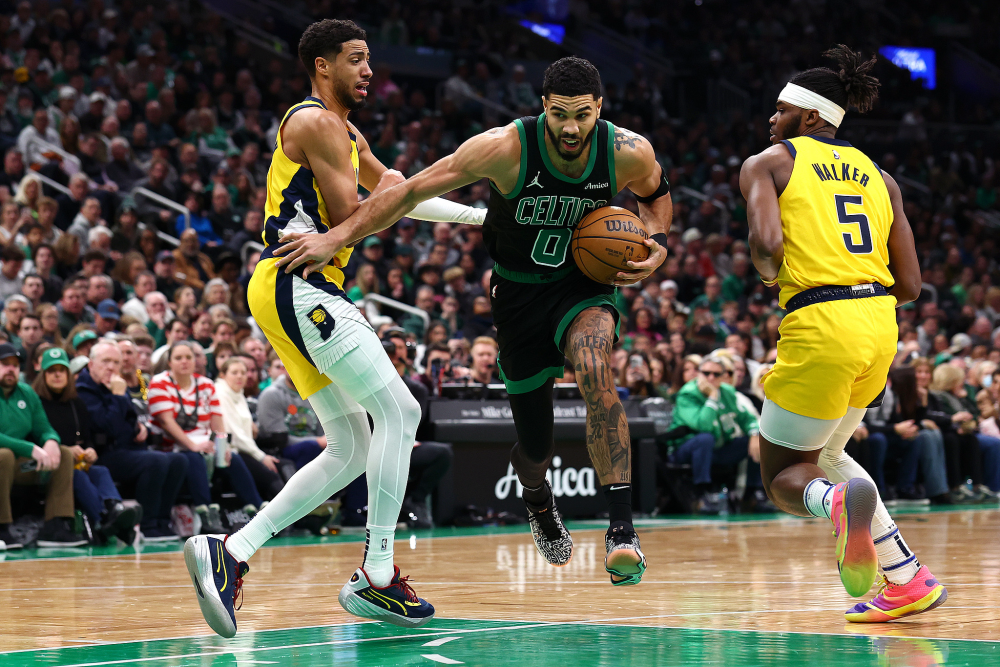 爱游戏登录入口-绿军遭遇76人横扫，遭受连败厄运