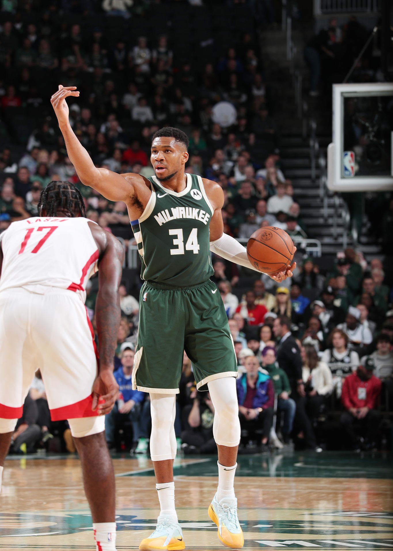 爱游戏登录-雄鹿惜败爵士，遗憾失利